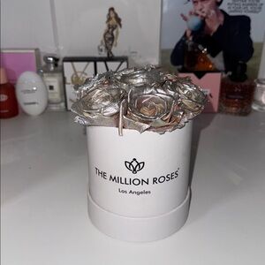 The Million Roses White Box Metallic Silver Pink Roses Floral Arrangement